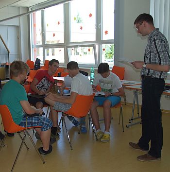 Christoph Mauerer v rámci projektu Evropa dělá školu přednášel dětem na základní škole v Říčanech u Prahy o německé hudbě (foto: Martina Dytrychová)