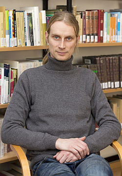 Mgr. Jakub Jirsa, Ph.D., od roku 2007 působí v Ústavu filosofie a religionistiky FF UK. Věnuje se etice a antické filozofii.