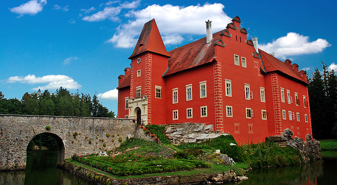 Zámek Červená Lhota loni navštívilo 70 627 turistů, po Českém Krumlově a Hluboké je třetí nejnavštěvovanější památkou na jihu Čech