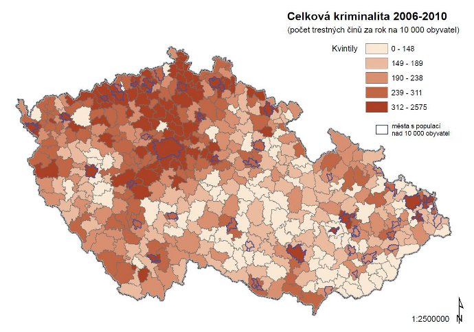 One of the maps that visitors to the exhibition can see; this one describes the number of criminal offenses committed in various parts of the country