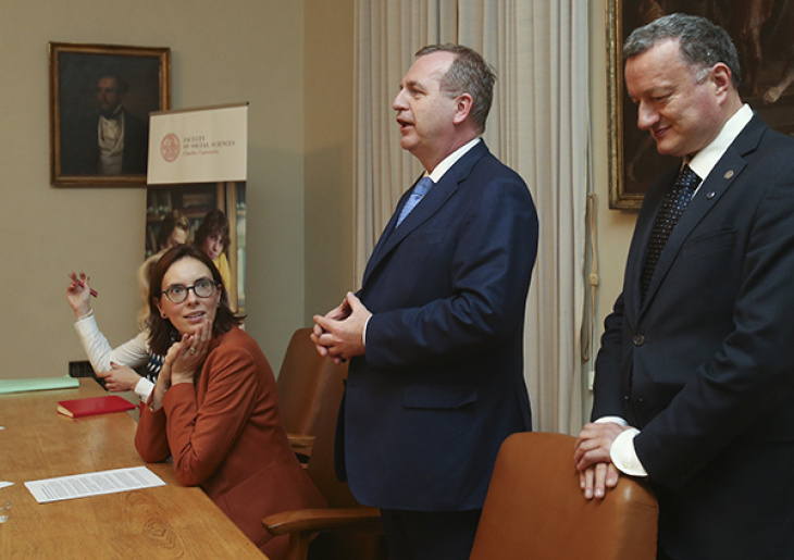 France’s Minister of State for European Affairs, Amélie de Montchalin, Charles University Rector Tomáš Zima, and the Vice-Rector for Research, Jan Konvalinka.