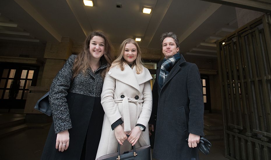 Barbora Pathyová, Veronika Huňová a Ondřej Mocek si v zimním semestru vyzkoušeli, jaké to je, vést advokátní praxi