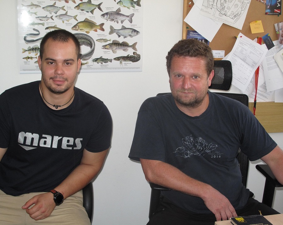 Potápěči Václav Gabriel (zleva) a David Vondrášek