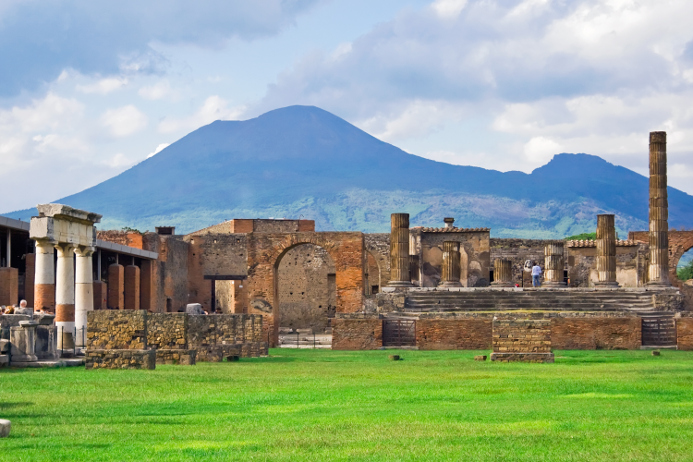 We all know the AD 79 eruption of Vesuvius, but what many of us don’t know, de Simone points out, is that there were actually several more eruptions that had a dramatic effect on these ancient settlements
