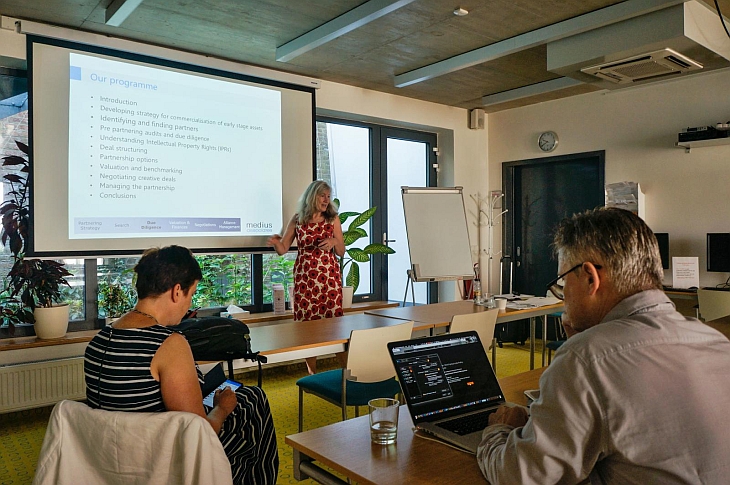 Esteemed guest at Charles University Sharon Finch giving a lecture on Technology Transfer.